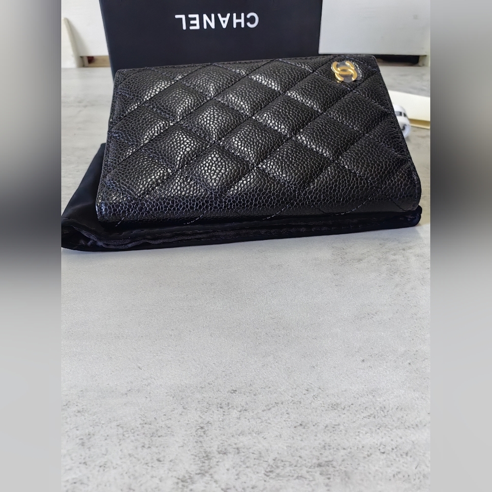 CHANEL Black Quilted Credit Card Holder - Picture 2 of 9